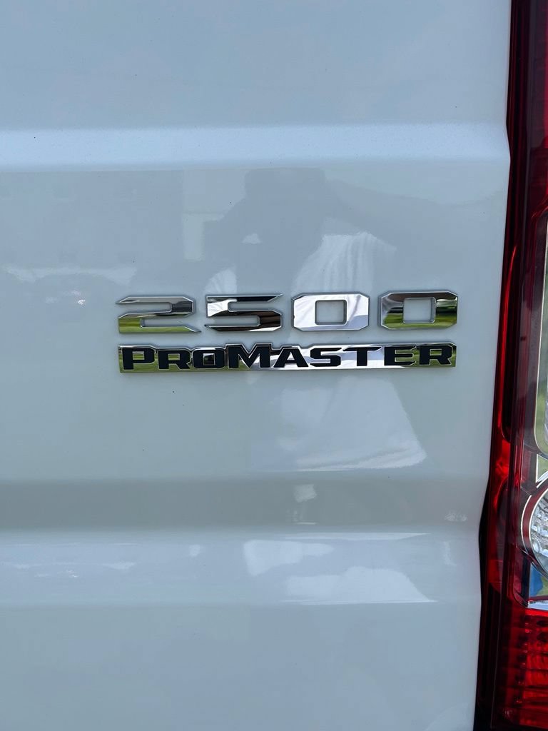 Used 2025 RAM ProMaster 2500 w/ Convenience Group FWD image 9