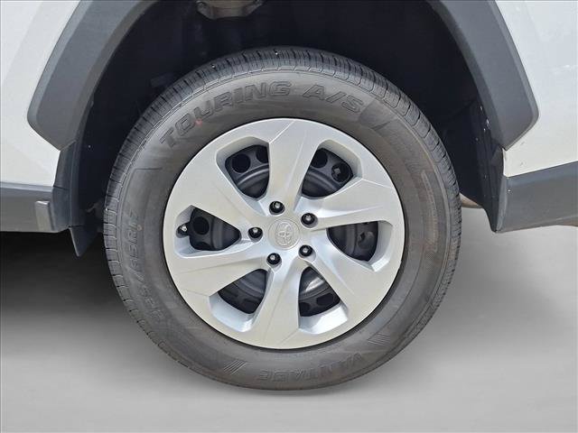 Used 2025 Toyota RAV4 LE AWD/4WD image 23
