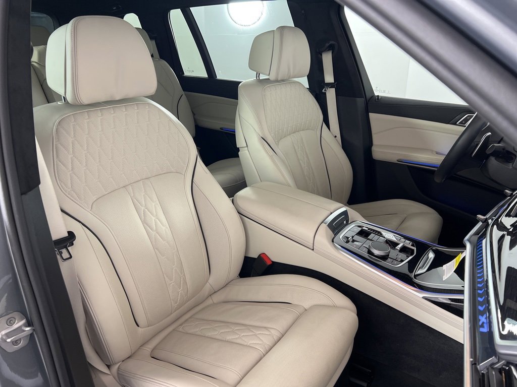Used 2026 BMW X7 xDrive40i w/ M Sport Package image 25