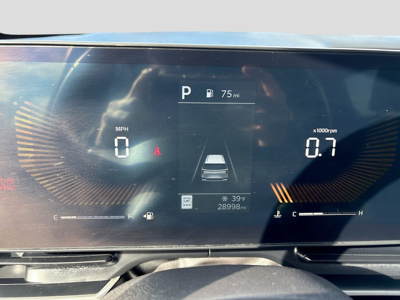 Used 2025 Kia Carnival FWD image 16