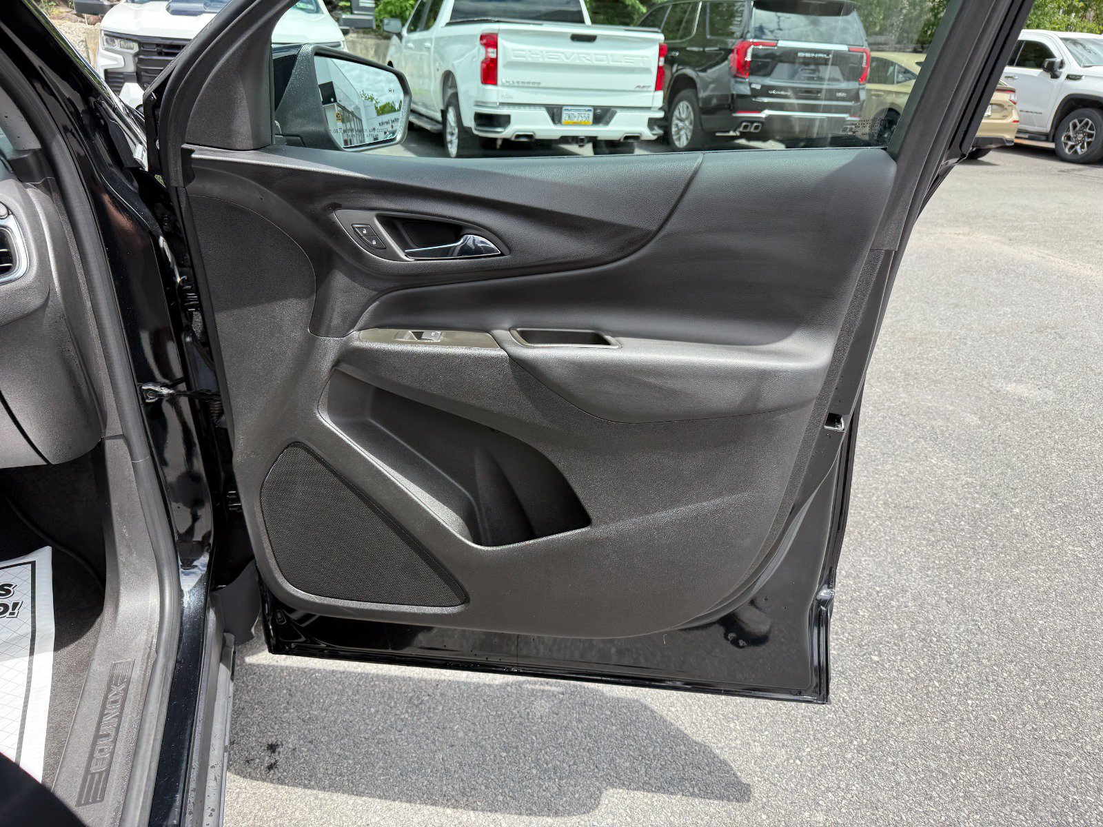 Used 2024 Chevrolet Equinox LT AWD/4WD image 22