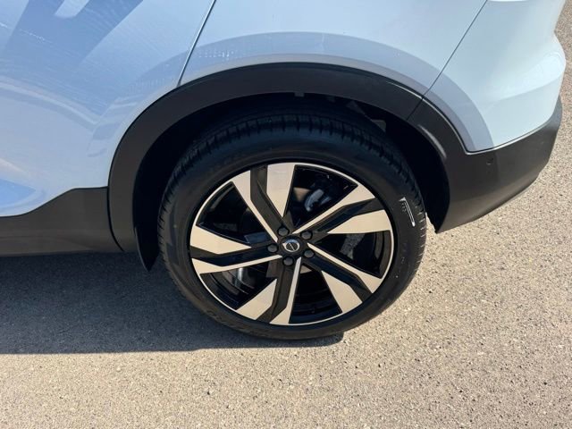 New 2025 Volvo XC40 B5 Ultra w/ Protection Package image 4