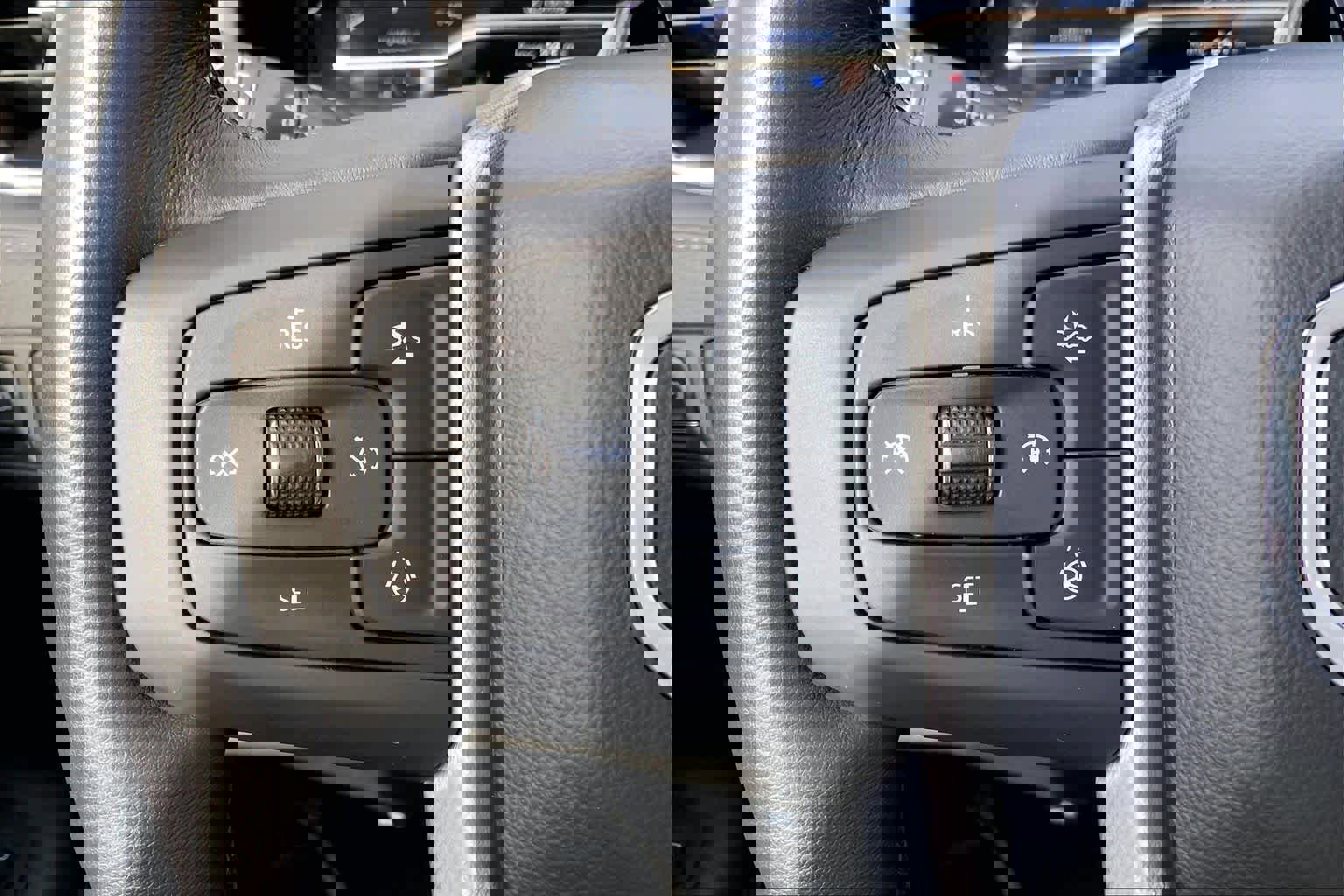 Used 2024 GMC Yukon XL Denali w/ Advanced Technology Package image 23