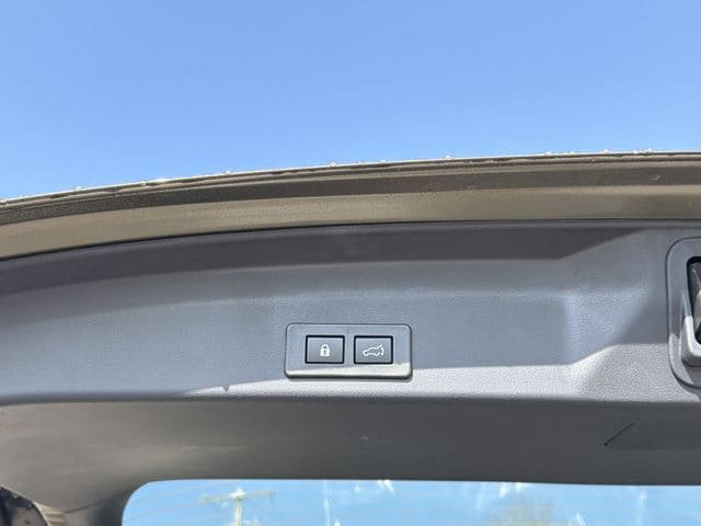 New 2026 Subaru Ascent Limited image 16