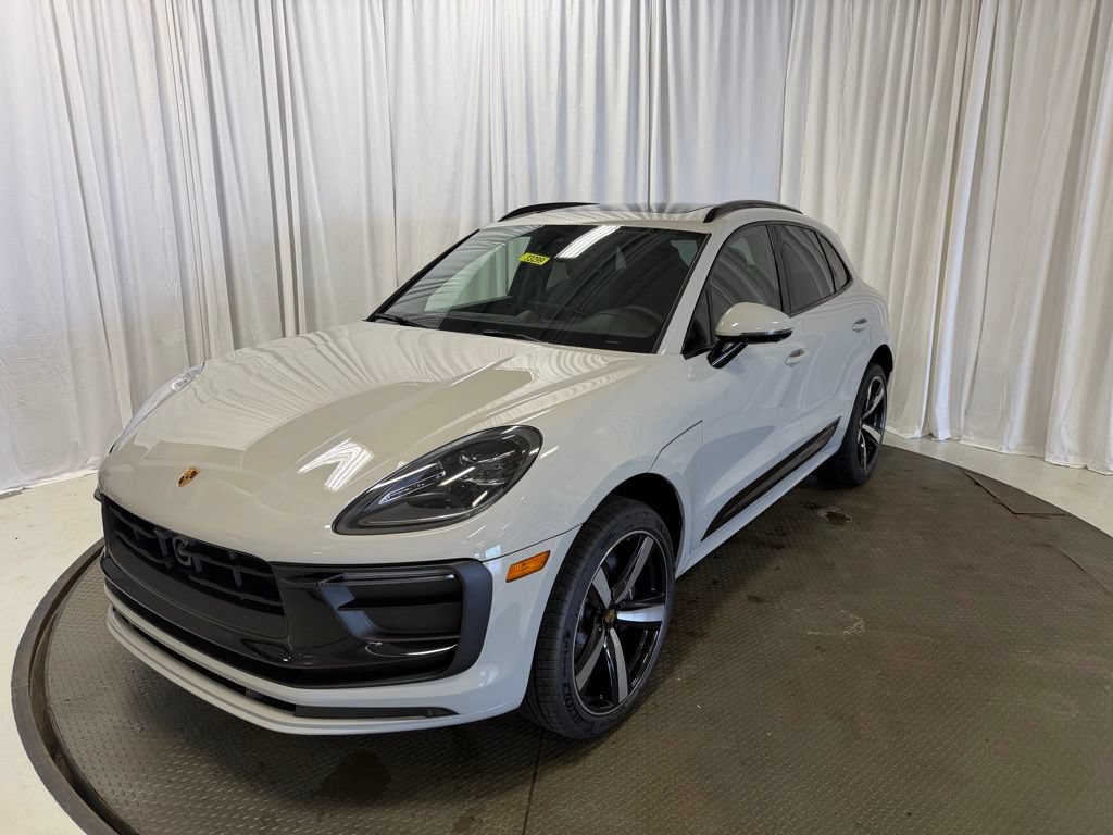 Certified 2026 Porsche Macan AWD/4WD image 35