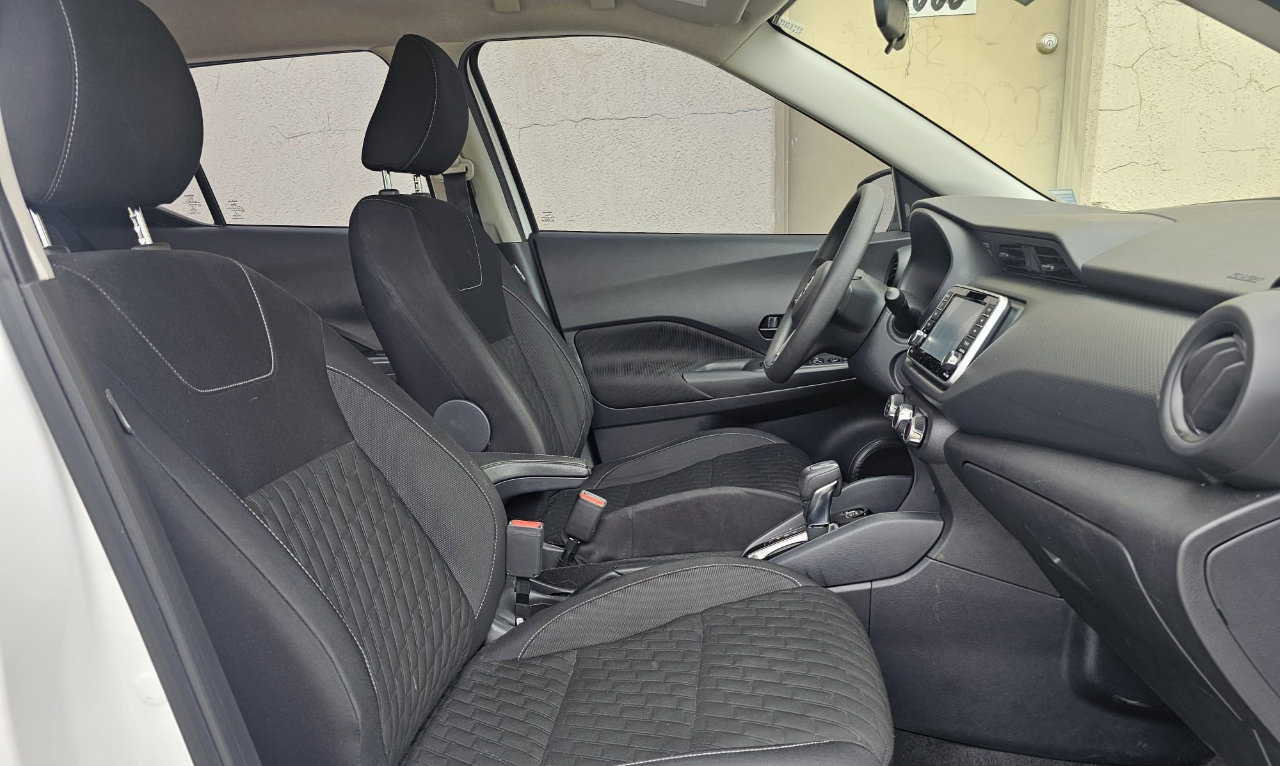 Used 2021 Nissan Kicks S image 27