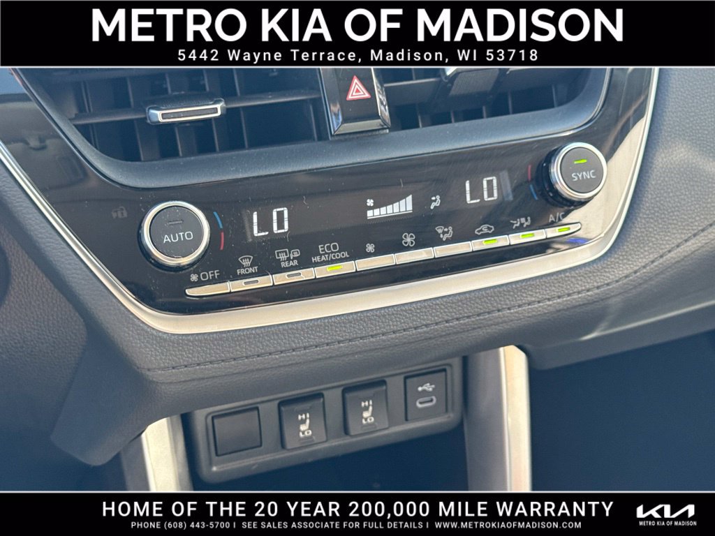Used 2023 Toyota Corolla Cross XLE w/ Convenience Package AWD/4WD image 23