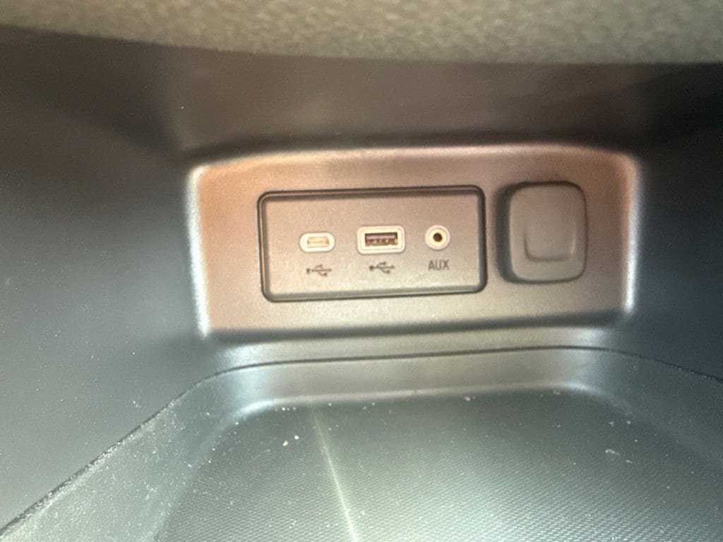 Used 2024 Chevrolet Equinox LT w/ LPO, Floor Liner Package FWD image 23