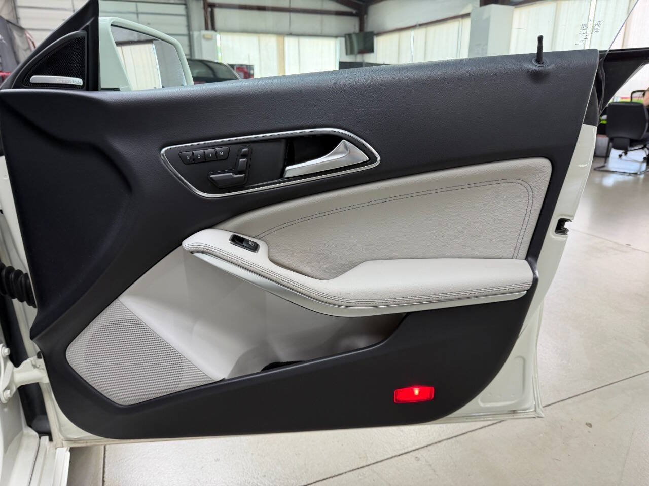 Used 2014 Mercedes-Benz CLA 250 image 16