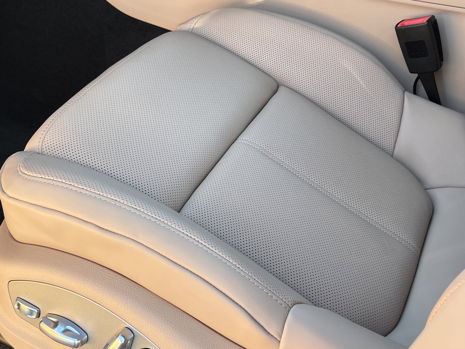 New 2026 Porsche Macan image 30