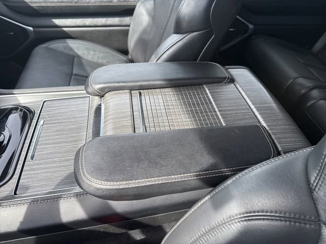 Used 2024 Jeep Wagoneer L Series II w/ Flexible Seating Group image 30