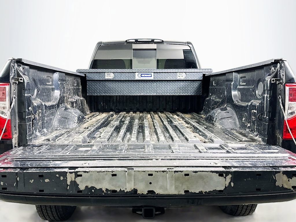 Used 2019 Nissan Titan S image 15
