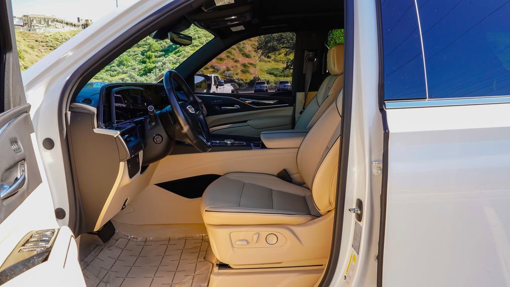 Certified 2021 Cadillac Escalade Premium Luxury image 13
