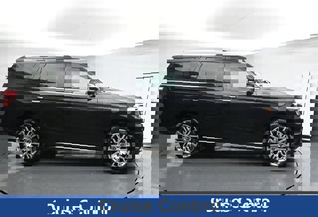 Used 2023 Ford Expedition Limited image 13