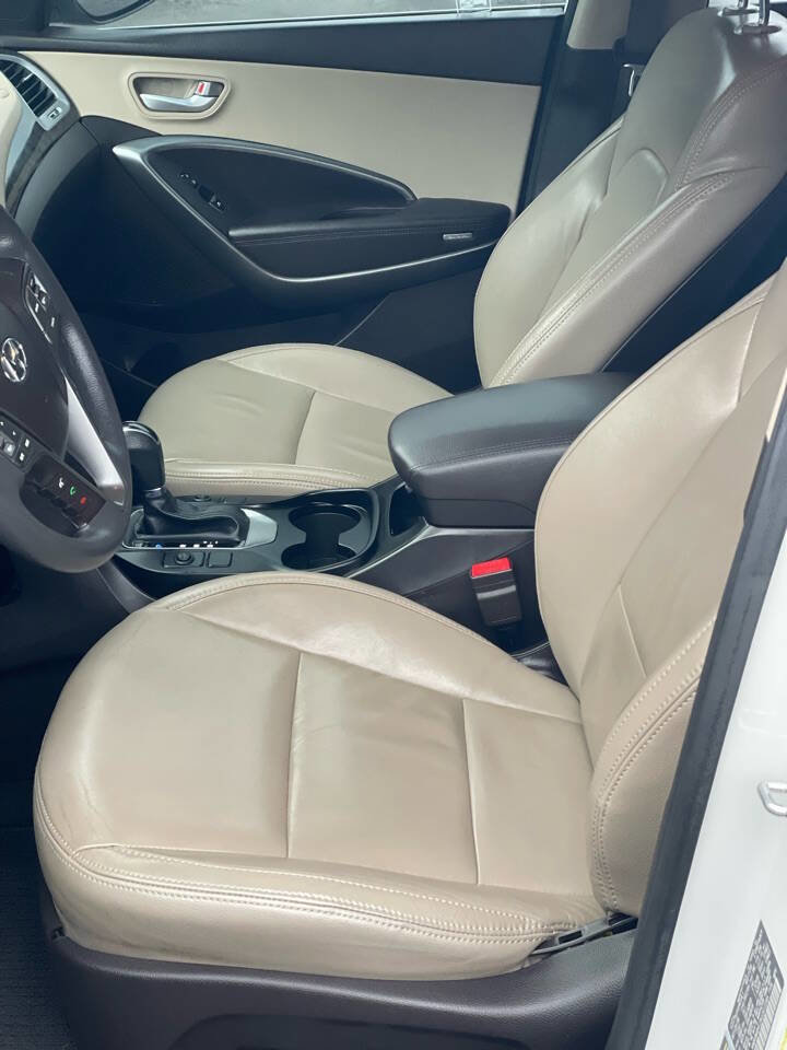 Used 2019 Hyundai Santa Fe XL SE FWD image 7