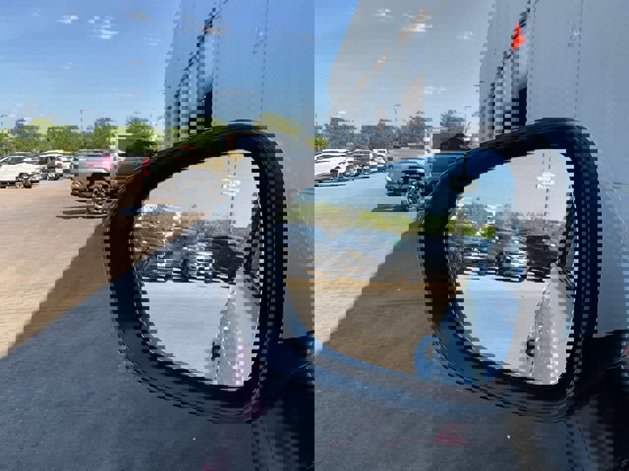 Used 2025 Nissan Rogue SV image 19