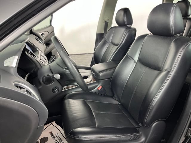 Used 2020 Nissan Pathfinder Platinum FWD image 19