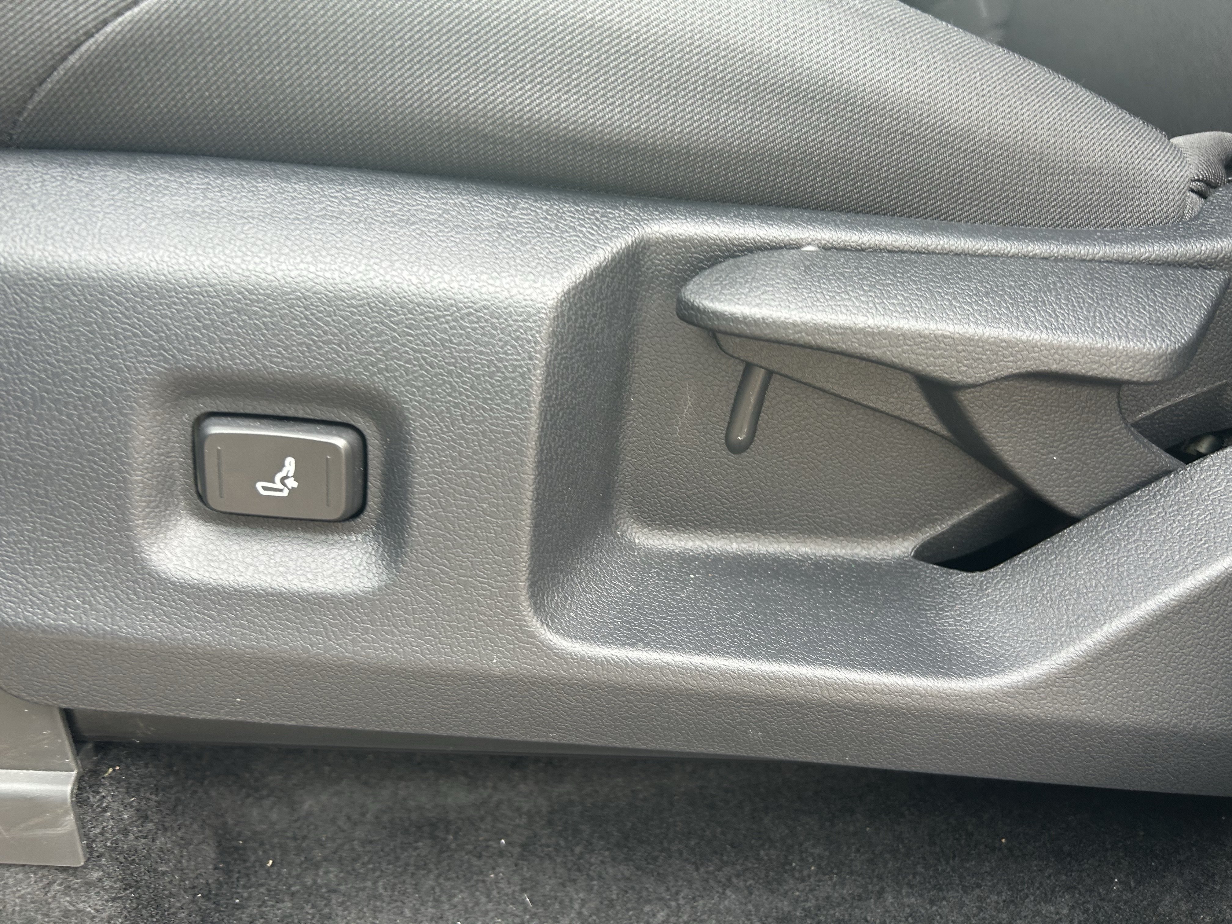 Certified 2025 Toyota Tacoma SR AWD/4WD image 14