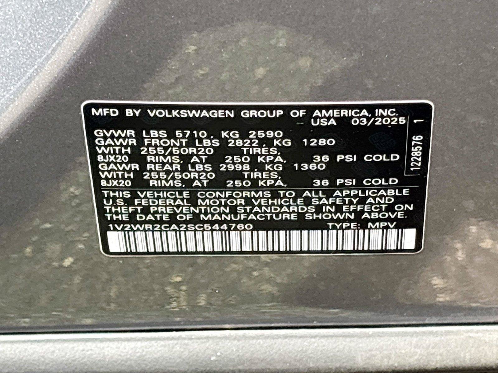 Used 2025 Volkswagen Atlas SE FWD image 32