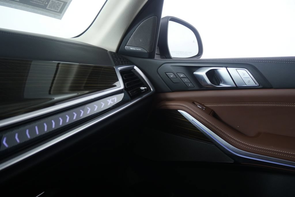 Used 2026 BMW X7 xDrive40i AWD/4WD image 28