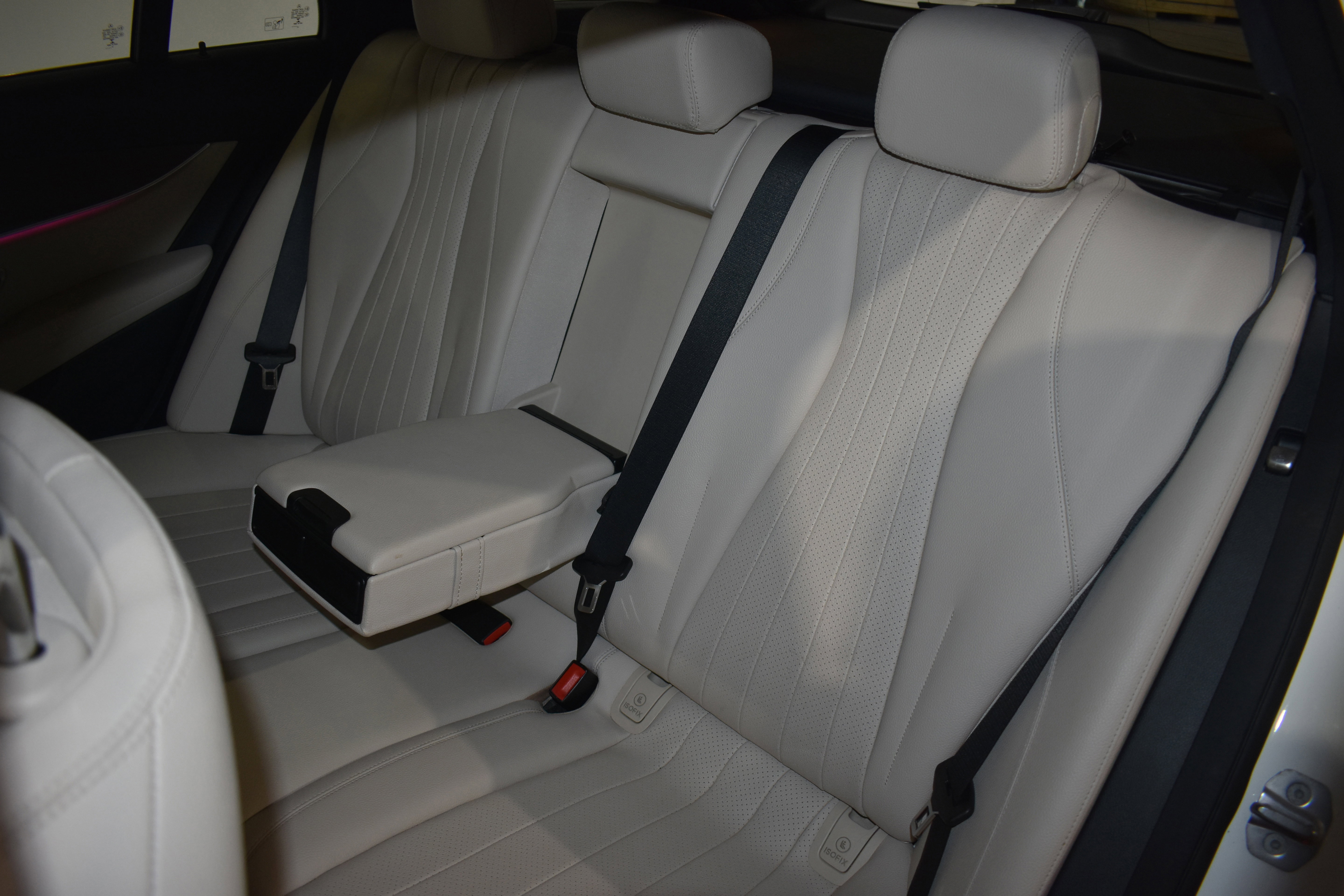 Used 2017 Mercedes-Benz E 400 4MATIC Wagon image 27