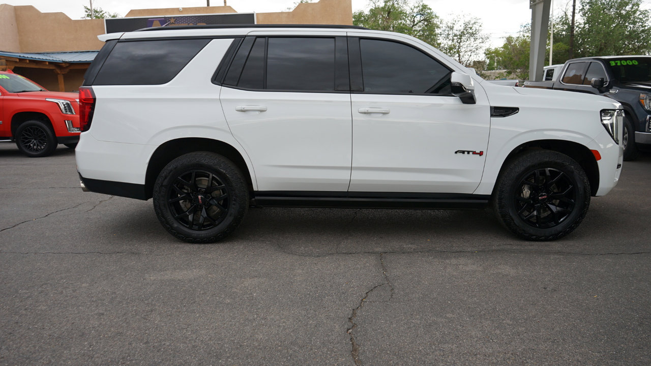 Used 2022 GMC Yukon AT4 image 2