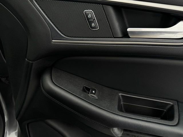 Used 2022 Ford Edge SEL w/ Convenience Package image 15