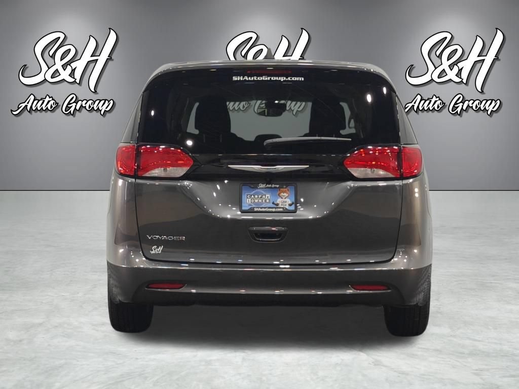 Used 2023 Chrysler Voyager LX FWD image 16