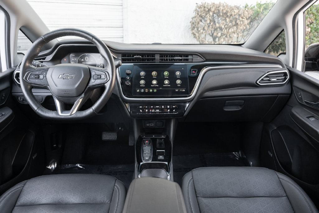 Used 2023 Chevrolet Bolt LT FWD image 21