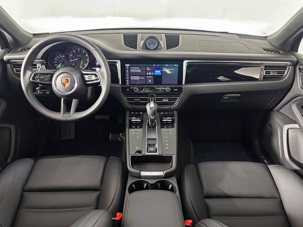 Used 2026 Porsche Macan AWD/4WD image 21