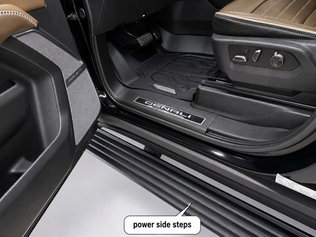 Used 2025 GMC Yukon Denali Ultimate AWD/4WD image 10
