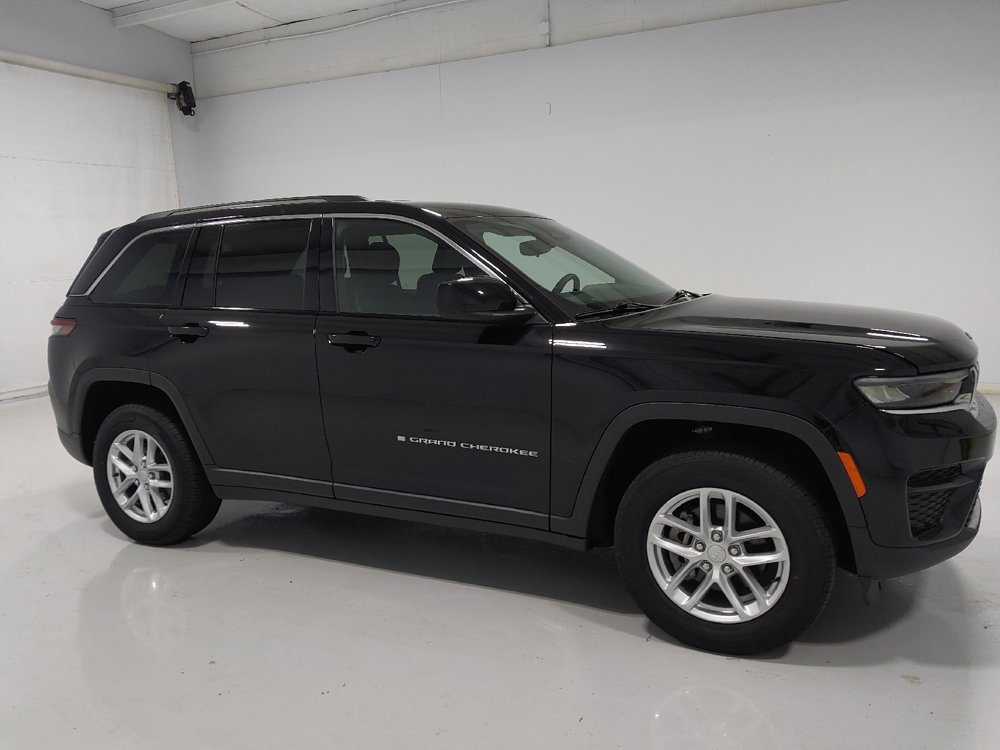 Used 2023 Jeep Grand Cherokee Laredo AWD/4WD image 11