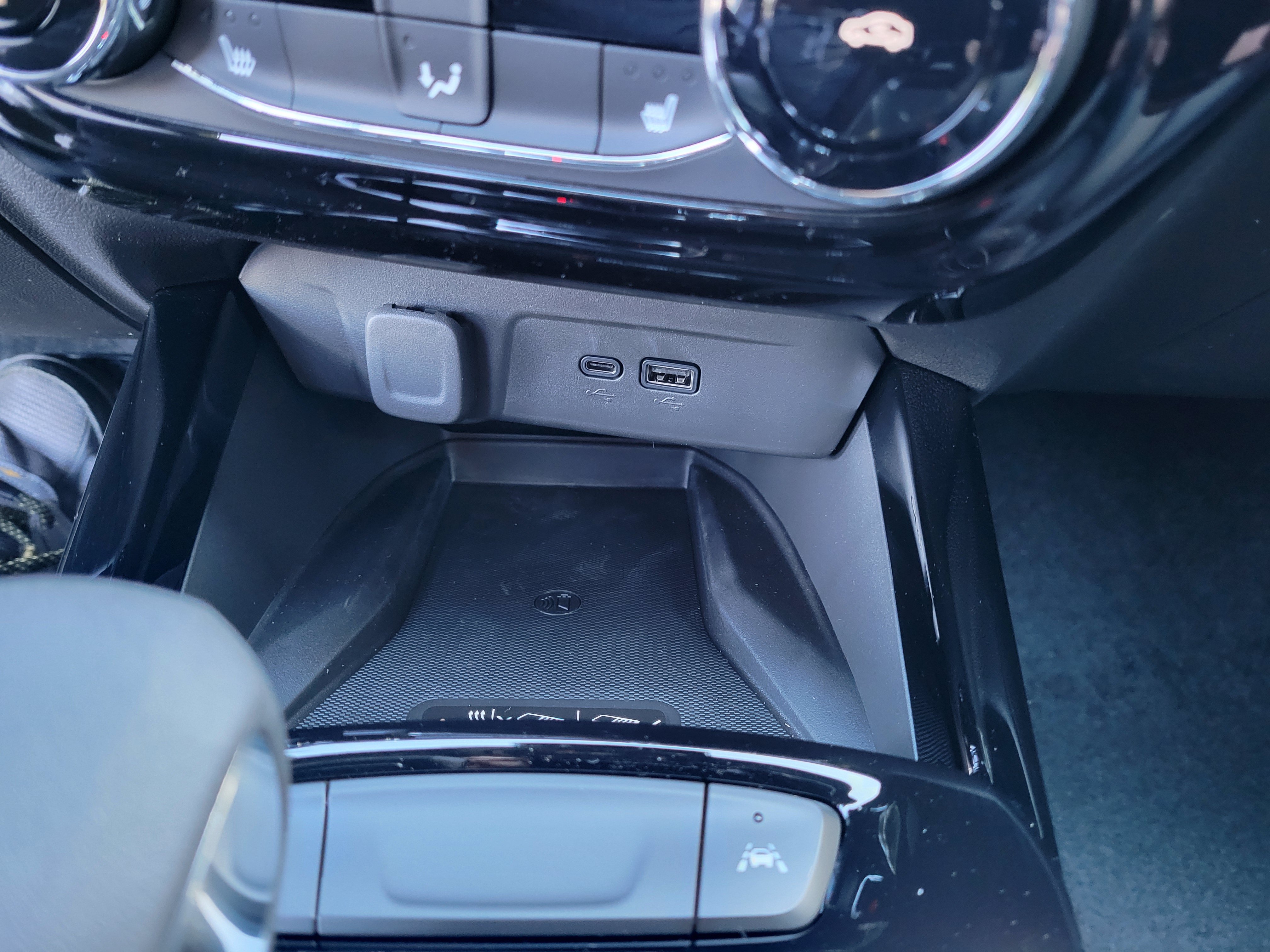 New 2026 Chevrolet Trax RS w/ Sunroof Package FWD image 19