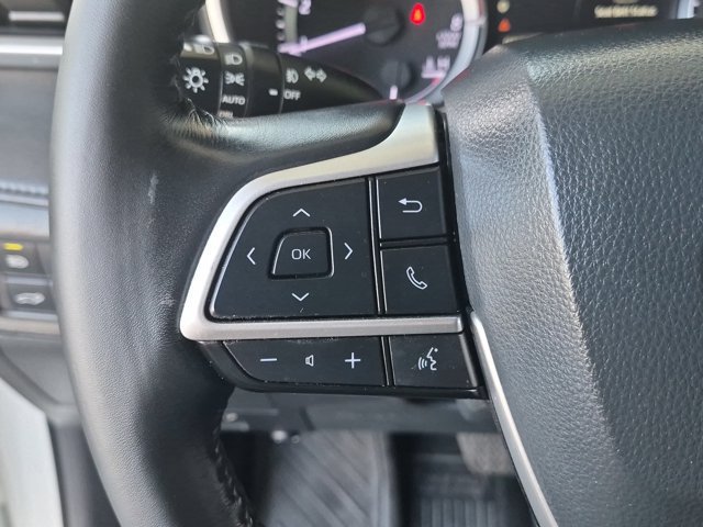 Used 2023 Toyota Highlander XLE AWD/4WD image 25