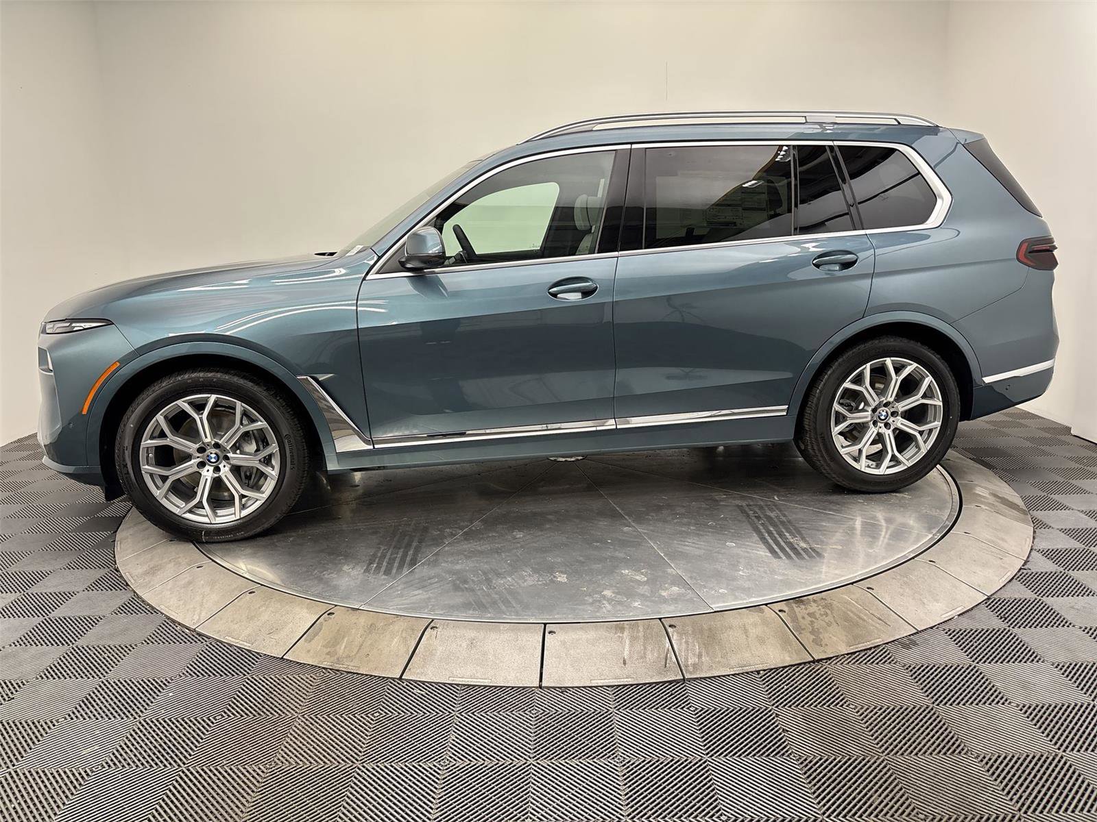 New 2026 BMW X7 xDrive40i AWD/4WD image 16