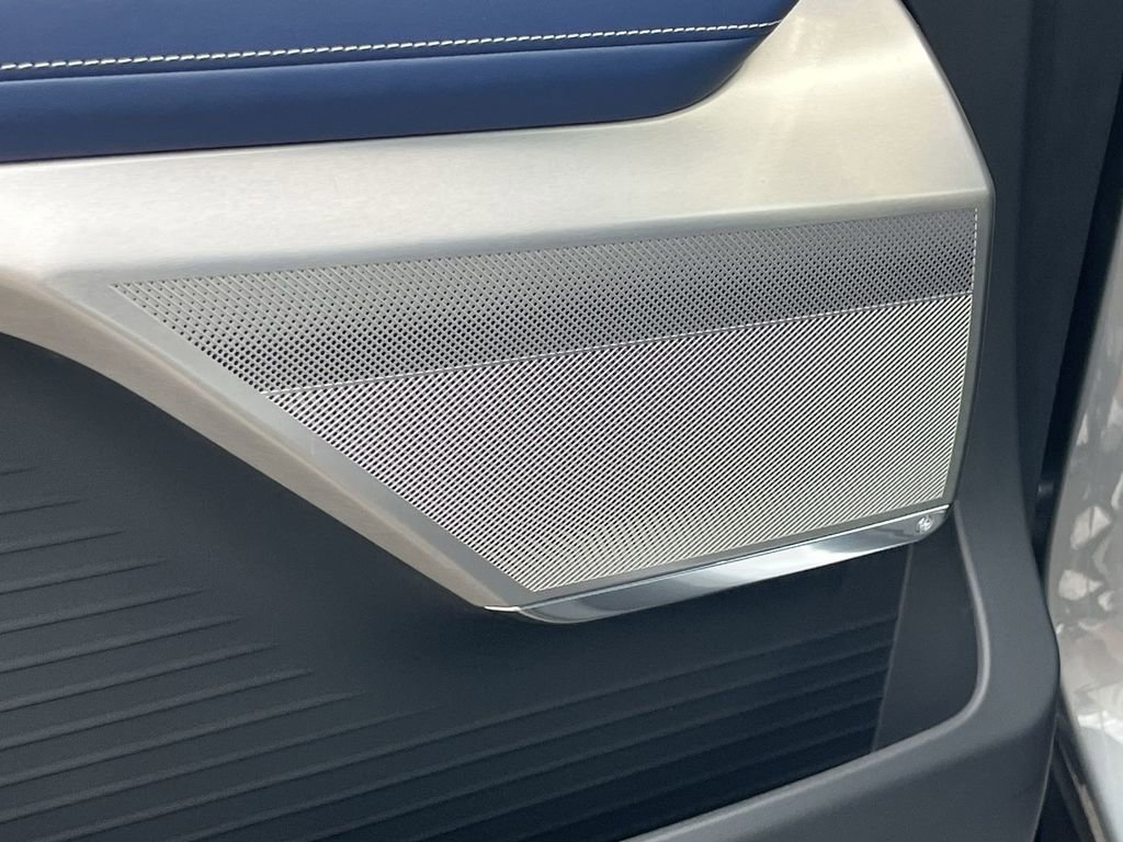 New 2026 Cadillac Vistiq Premium Luxury image 16