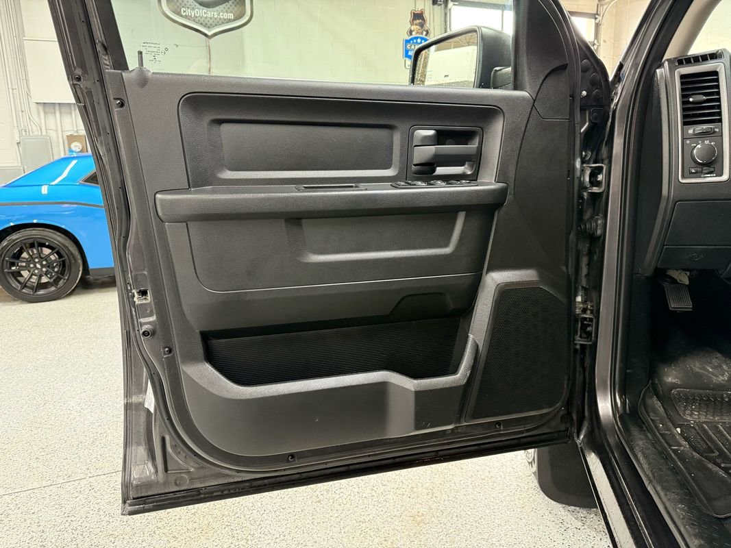 Used 2015 RAM 1500 ST w/ SXT Appearance Group image 9