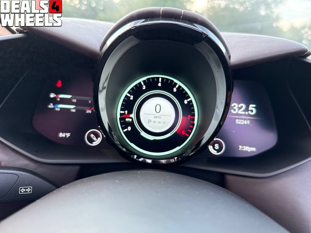 Used 2021 Aston Martin V8 Vantage Roadster RWD image 15