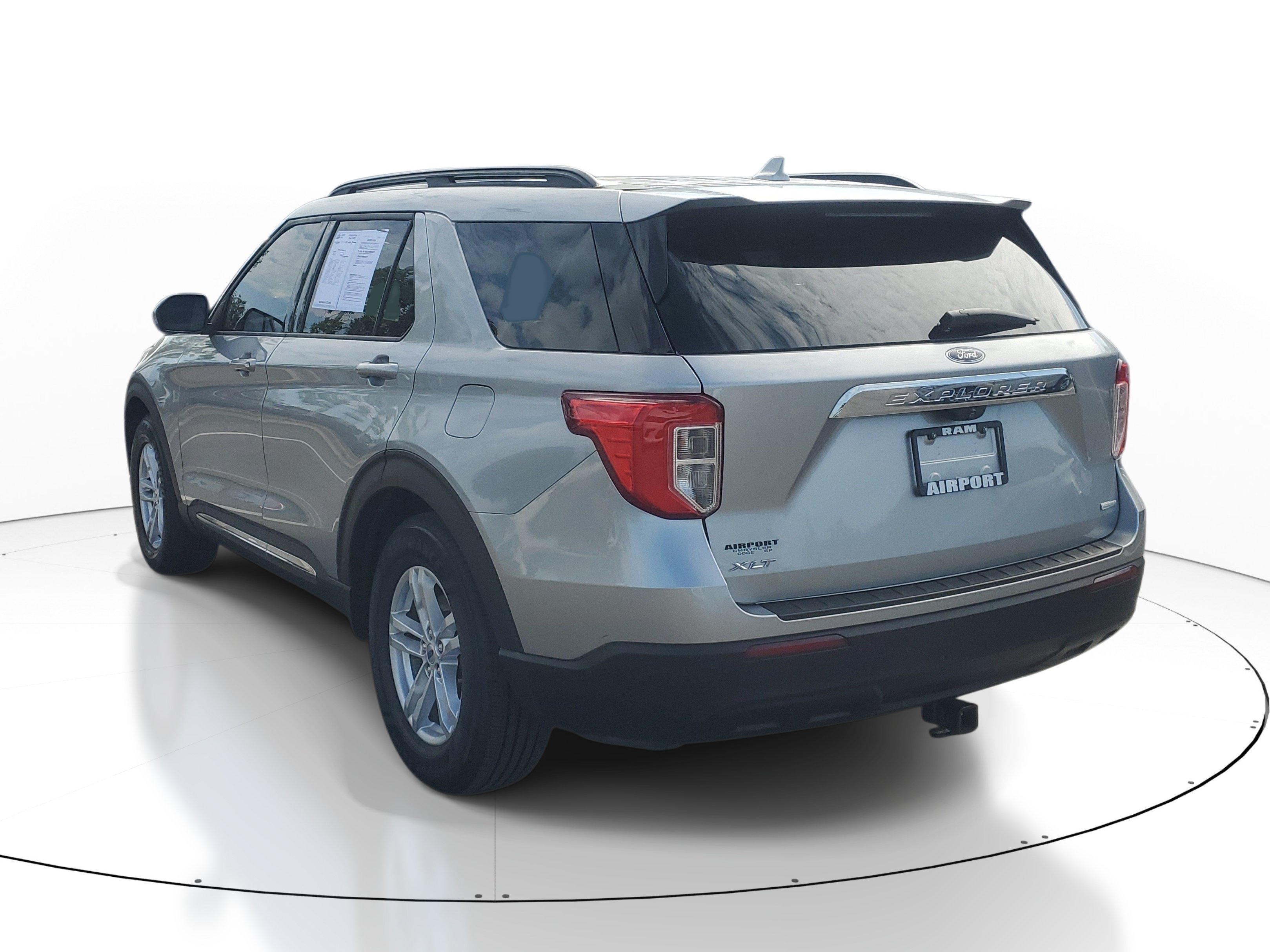 Used 2020 Ford Explorer XLT RWD image 5