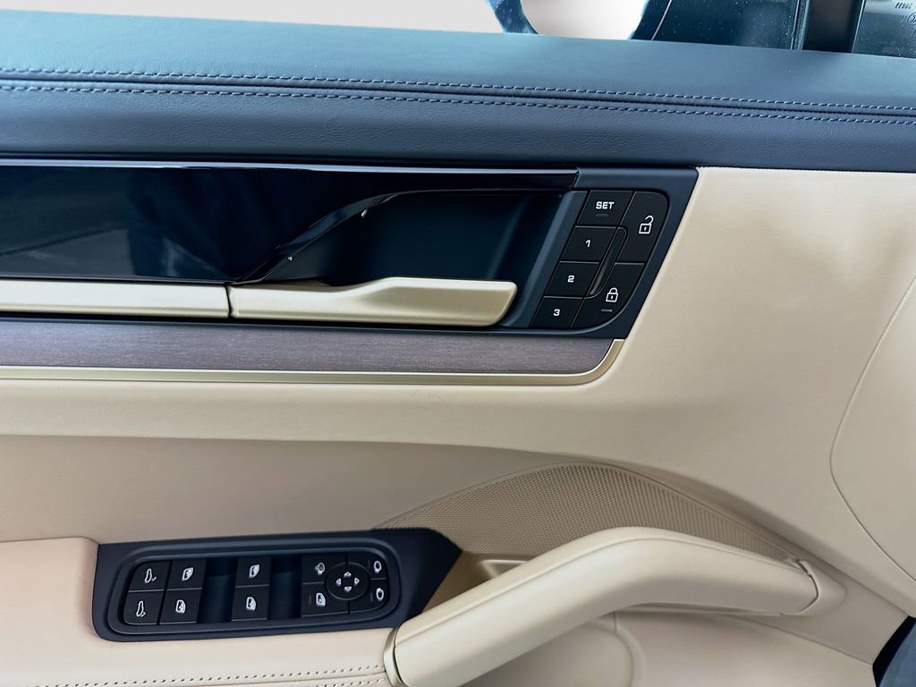 Used 2026 Porsche Cayenne image 20