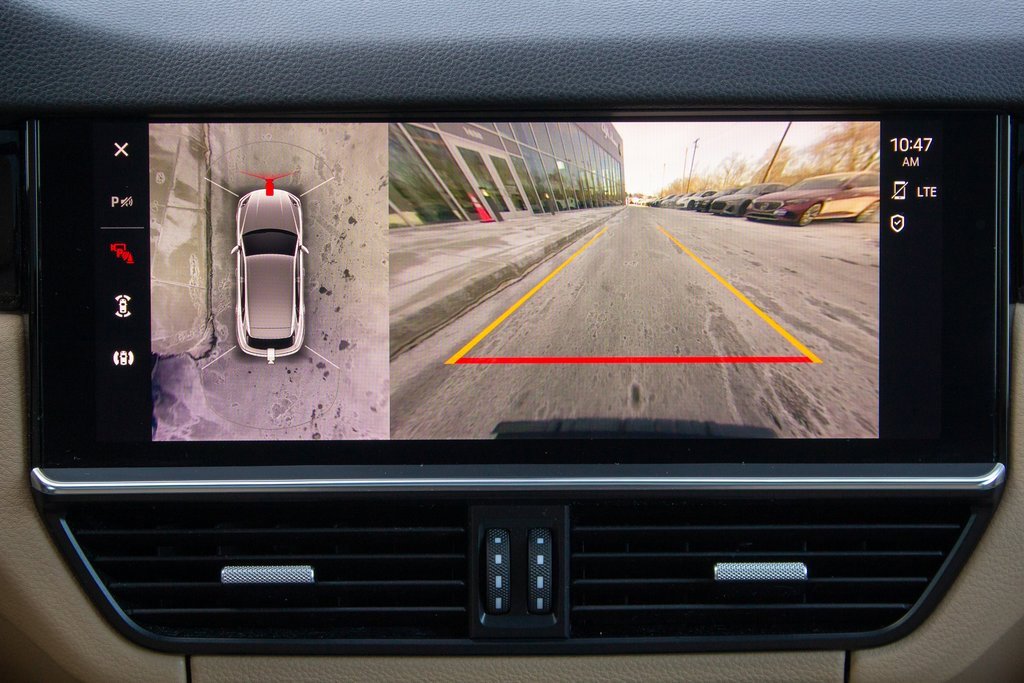 Used 2023 Porsche Cayenne image 18