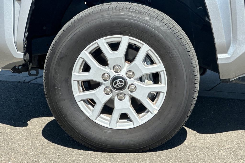 Used 2024 Toyota Tacoma SR5 w/ SR5 Upgrade Package image 25