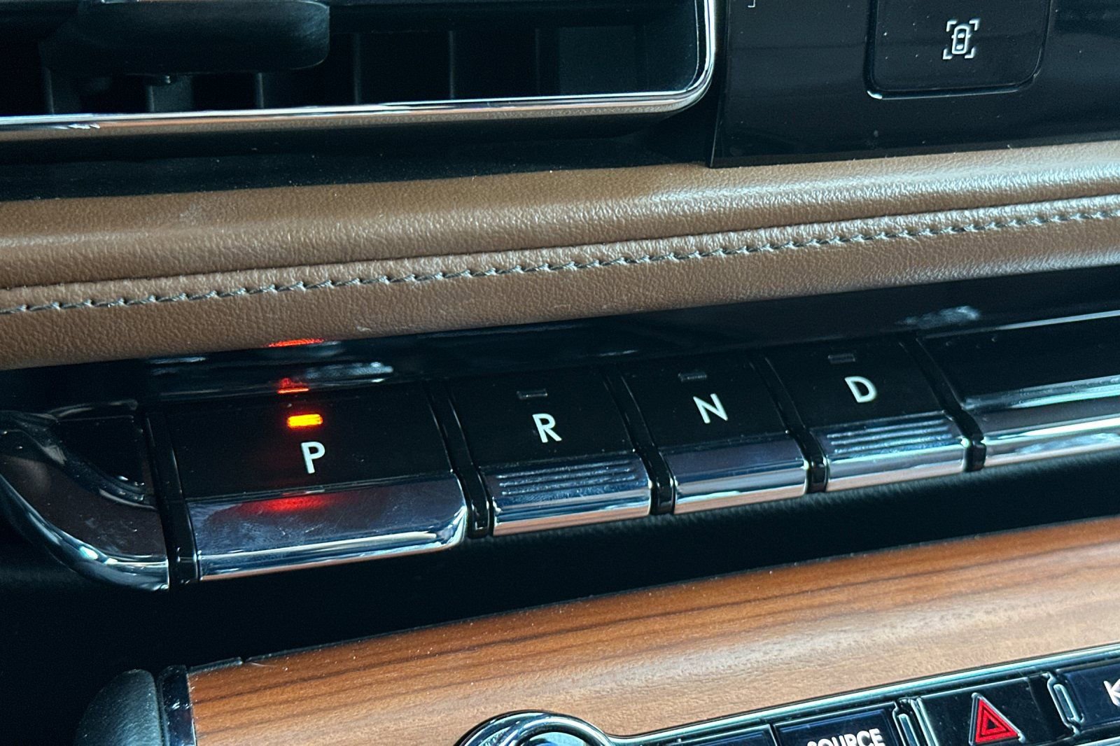 Used 2020 Lincoln Aviator Reserve w/ Equipment Group 202A AWD/4WD image 22