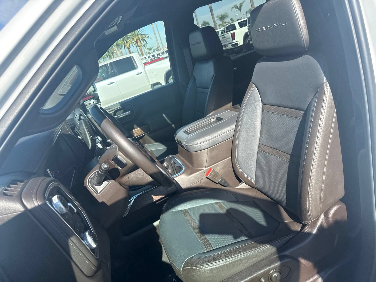 Certified 2020 GMC Sierra 2500 Denali w/ Denali Ultimate Package AWD/4WD image 32