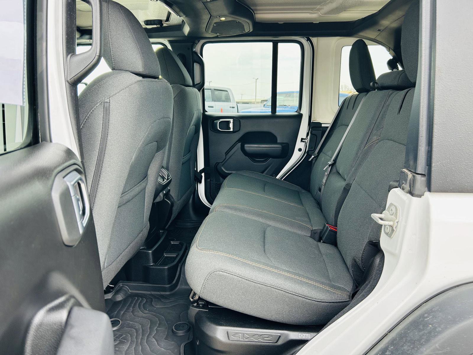 Used 2024 Jeep Wrangler Willys image 23