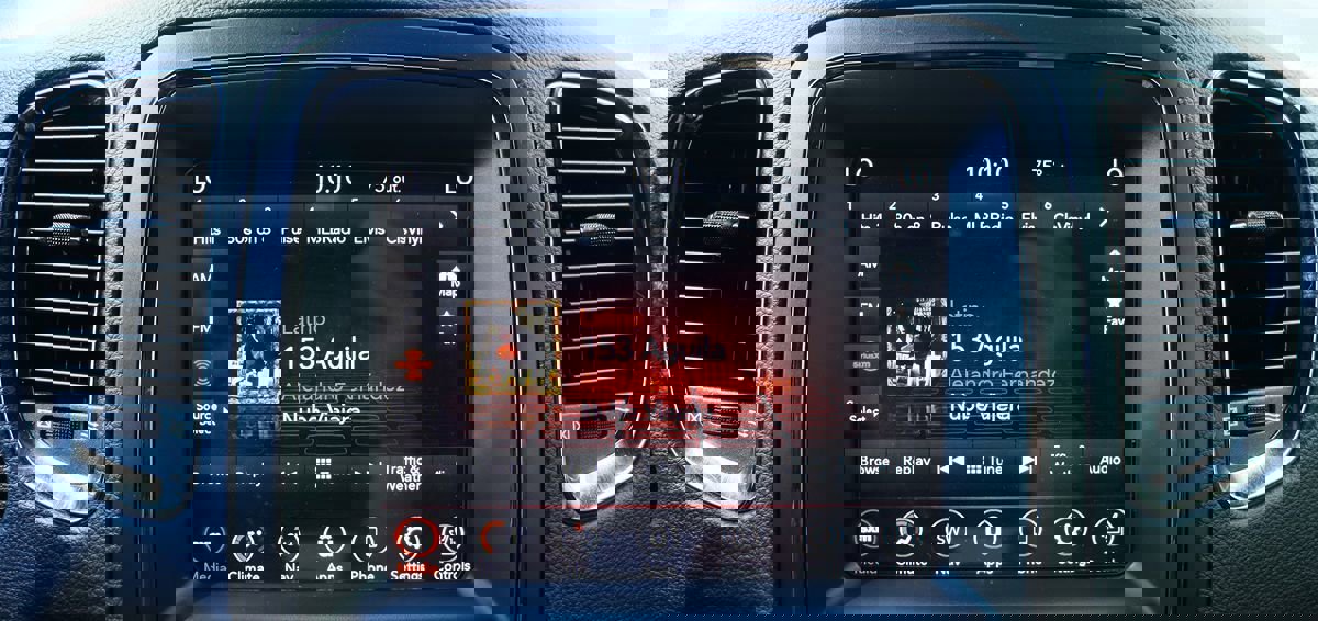 Used 2018 Dodge Durango R/T w/ Blacktop Package image 51