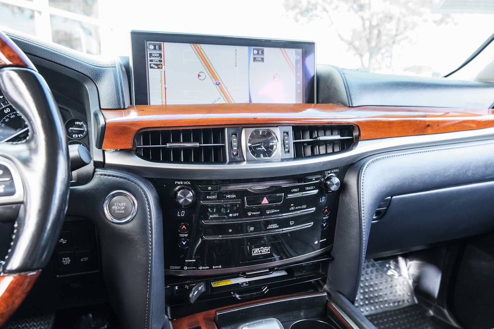 Used 2017 Lexus LX 570 4WD w/ Luxury Package image 44