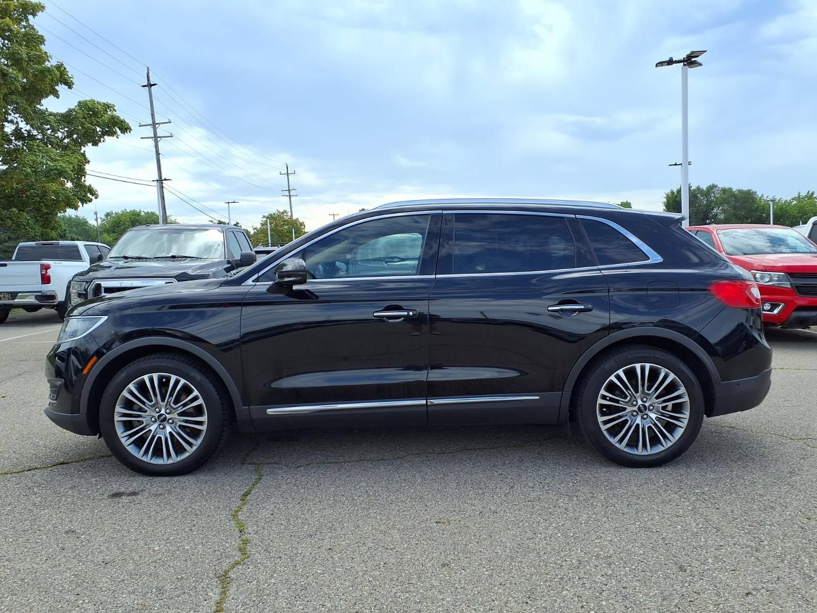 Used 2017 Lincoln MKX Reserve w/ Luxury Package AWD/4WD image 8