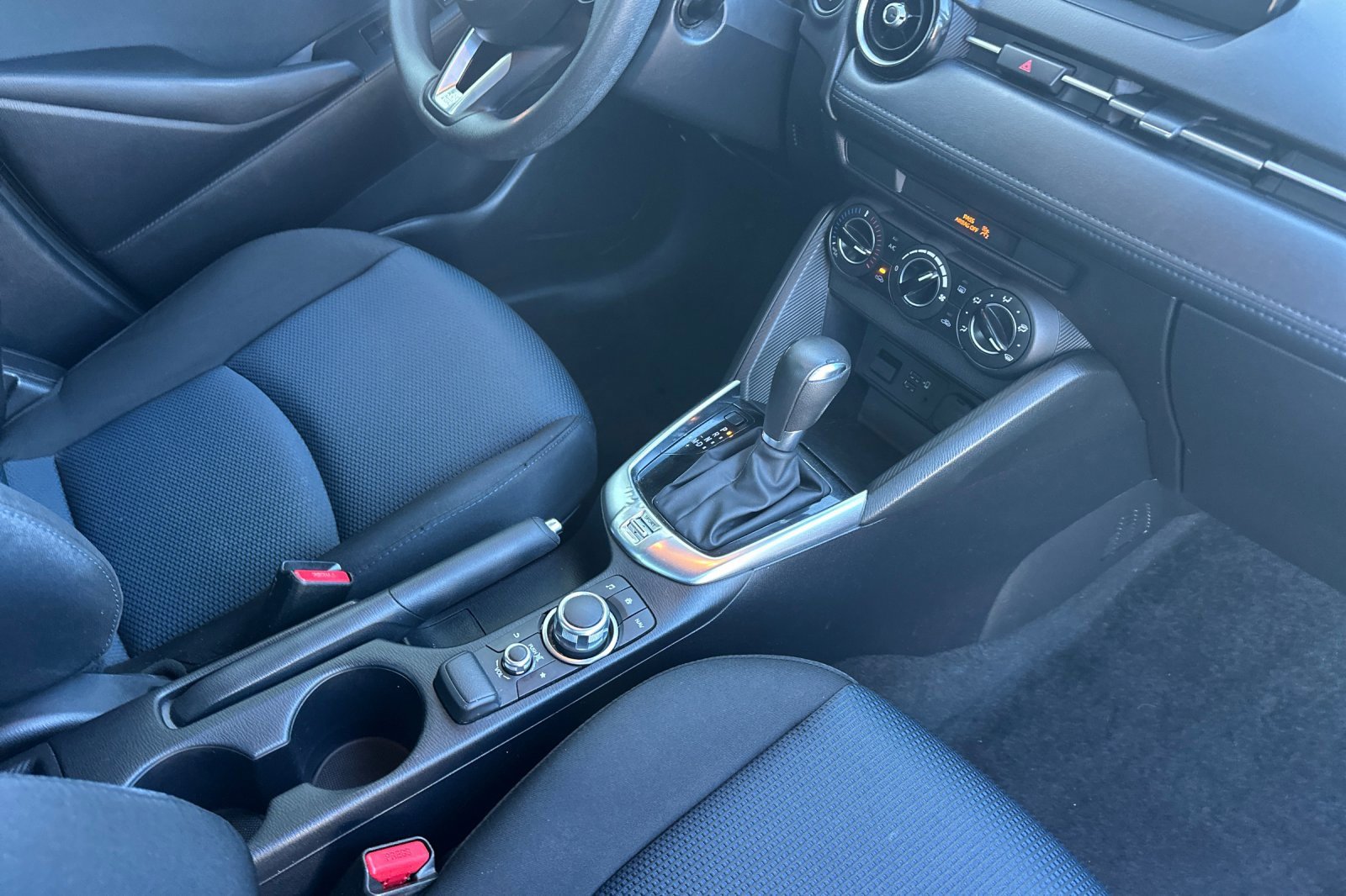 Used 2020 Toyota Yaris LE image 18