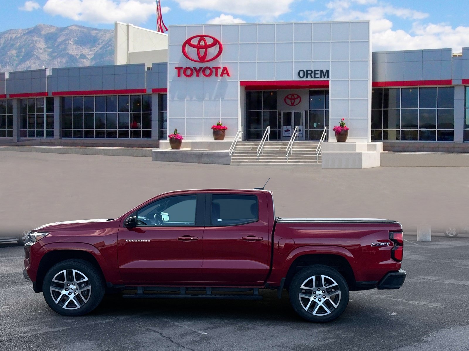 Used 2023 Chevrolet Colorado Z71 w/ Z71 Convenience Package 2 AWD/4WD image 6